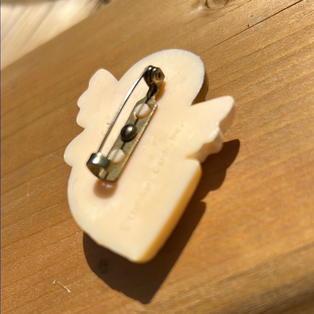 Hallmark Cream and Brown Angel Brooch - Picture 4 of 5